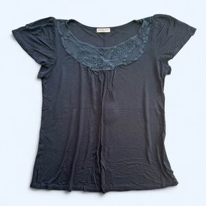 Cha Cha Vente Crochet Lace Detail Neckline Short Sleeve Top in Black Size Large